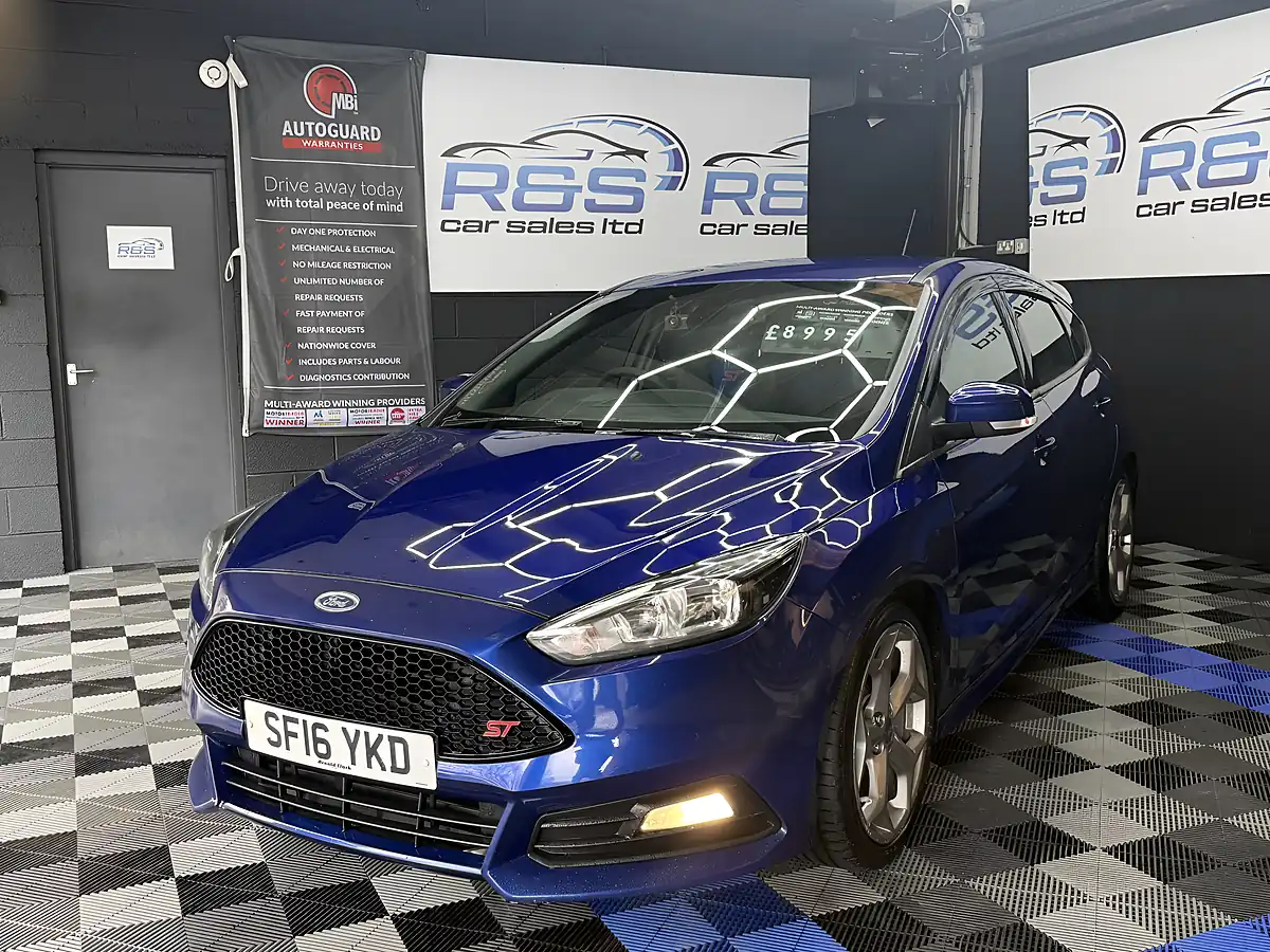 Used 2016 Ford Focus ST-2 Blue - Interior and Exterior details 12