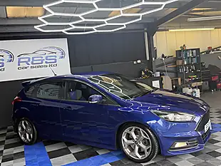 Used 2016 Ford Focus ST-2 Blue - Interior and Exterior details 14