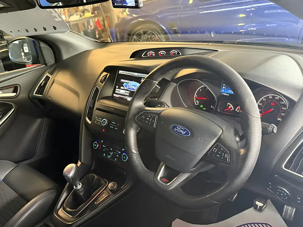 Used 2016 Ford Focus ST-2 Blue - Interior and Exterior details 17