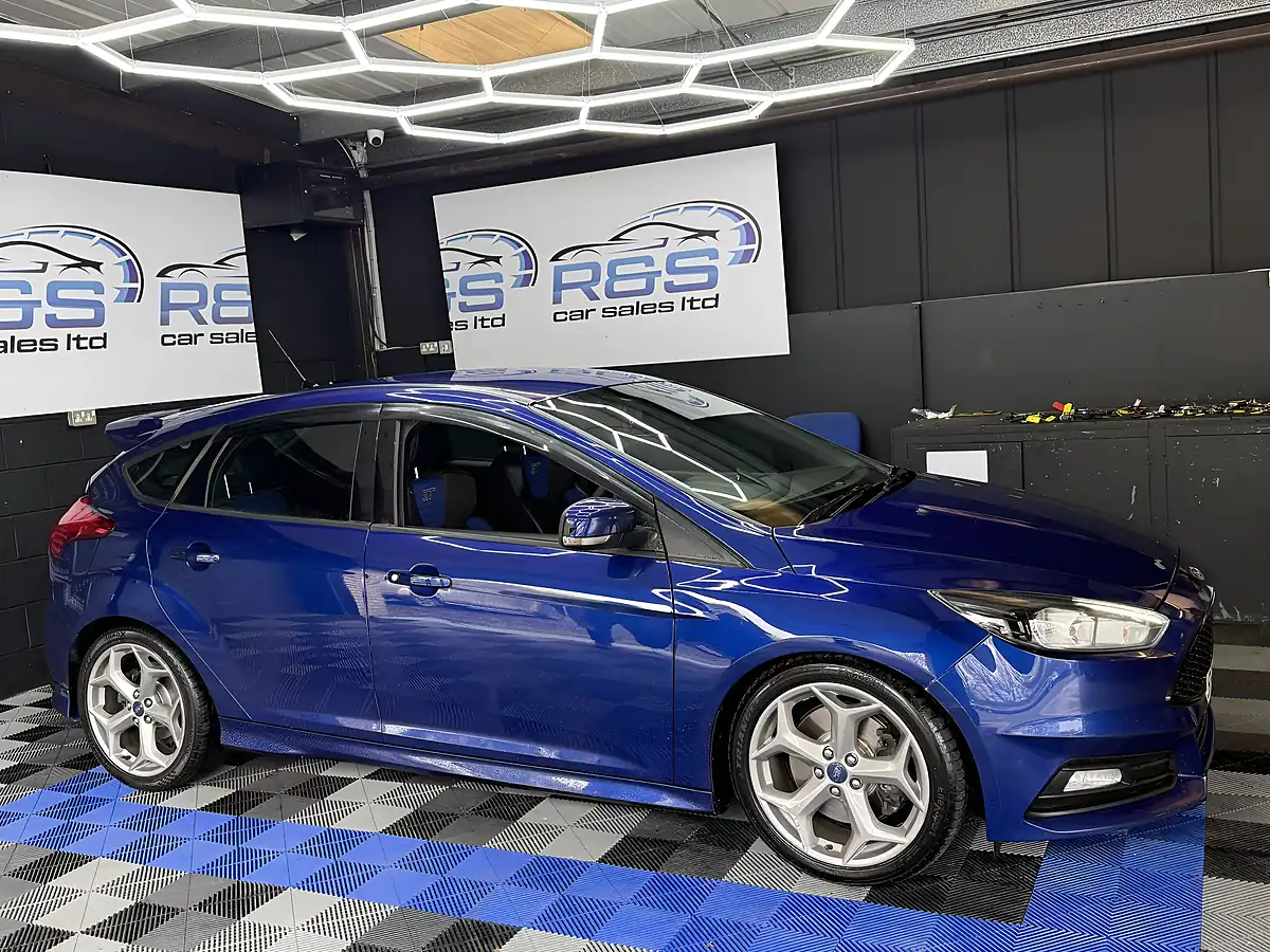 Used 2016 Ford Focus ST-2 Blue - Interior and Exterior details 2