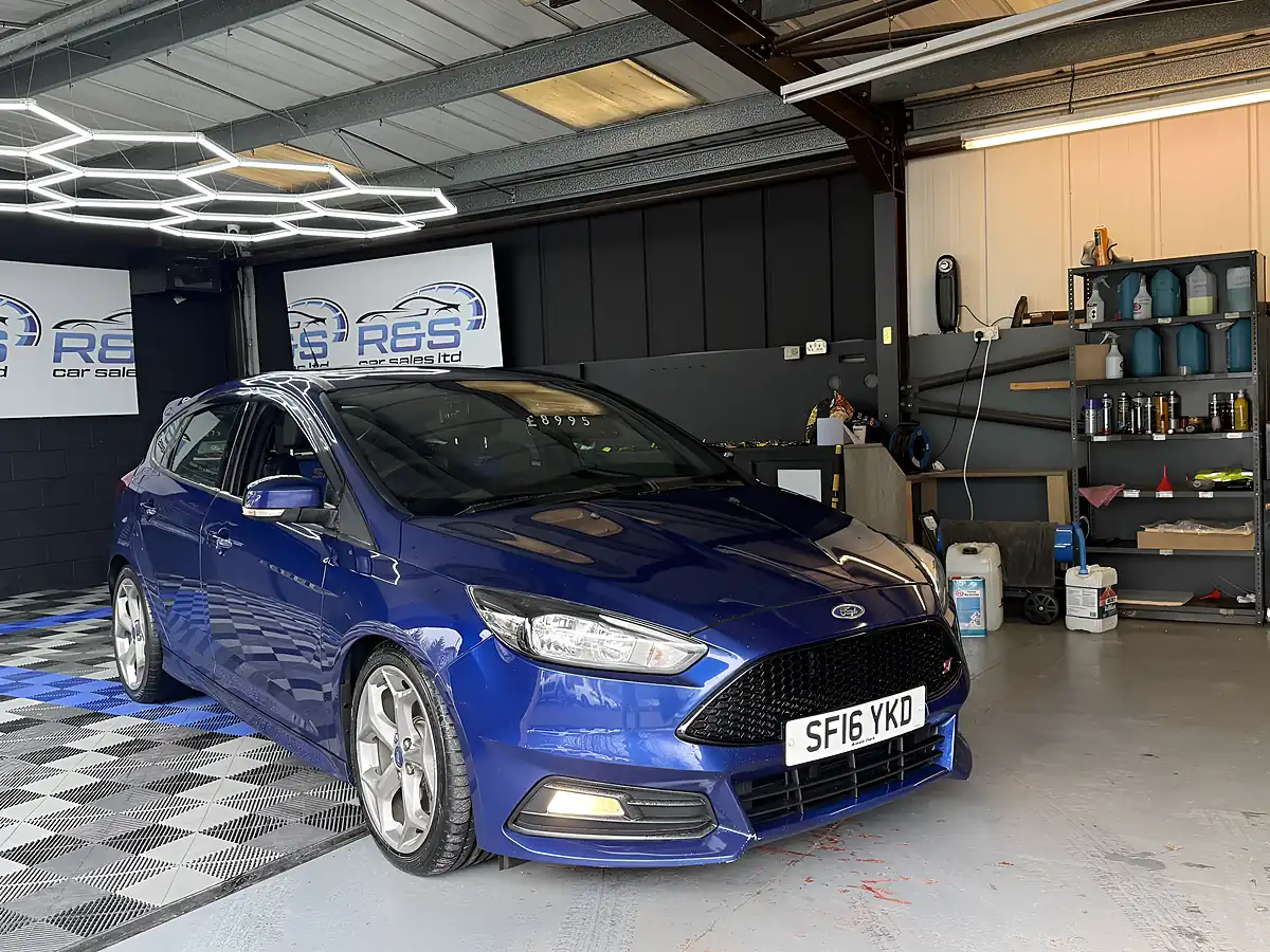Used 2016 Ford Focus ST-2 Blue - Interior and Exterior details 3
