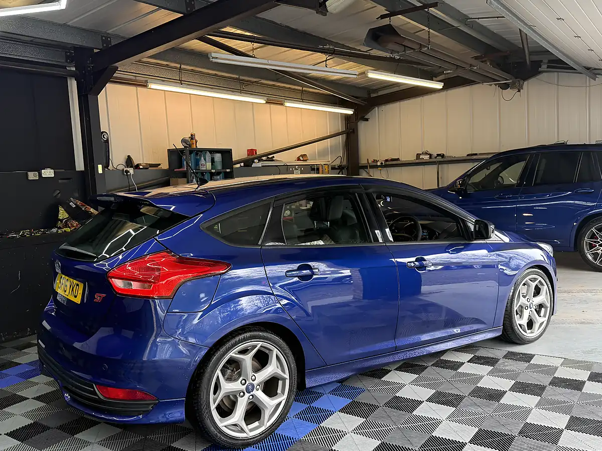 Used 2016 Ford Focus ST-2 Blue - Interior and Exterior details 5