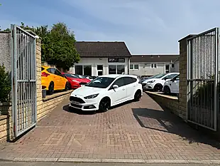 Used 2016 Ford Focus ST-2 White - Interior and Exterior details 3