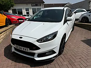 Used 2016 Ford Focus ST-2 White - Interior and Exterior details 4