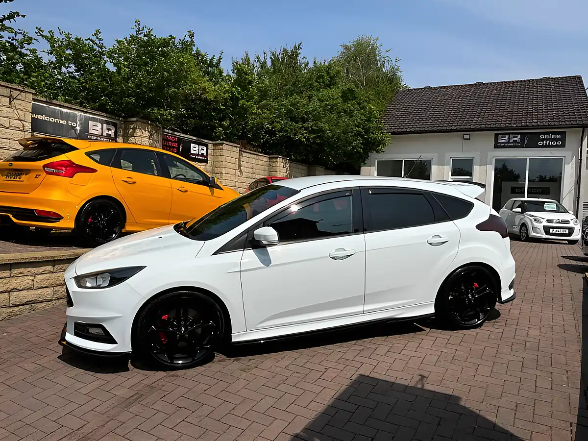 Used 2016 Ford Focus ST-2 White - Interior and Exterior details 5