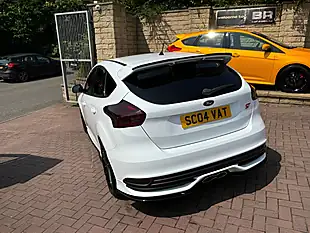 Used 2016 Ford Focus ST-2 White - Interior and Exterior details 9