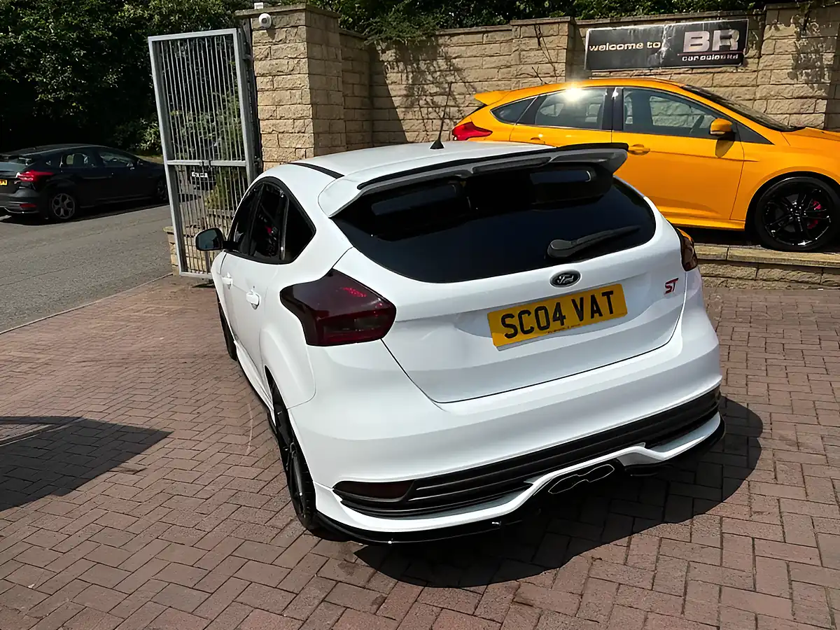 Used 2016 Ford Focus ST-2 White - Interior and Exterior details 9