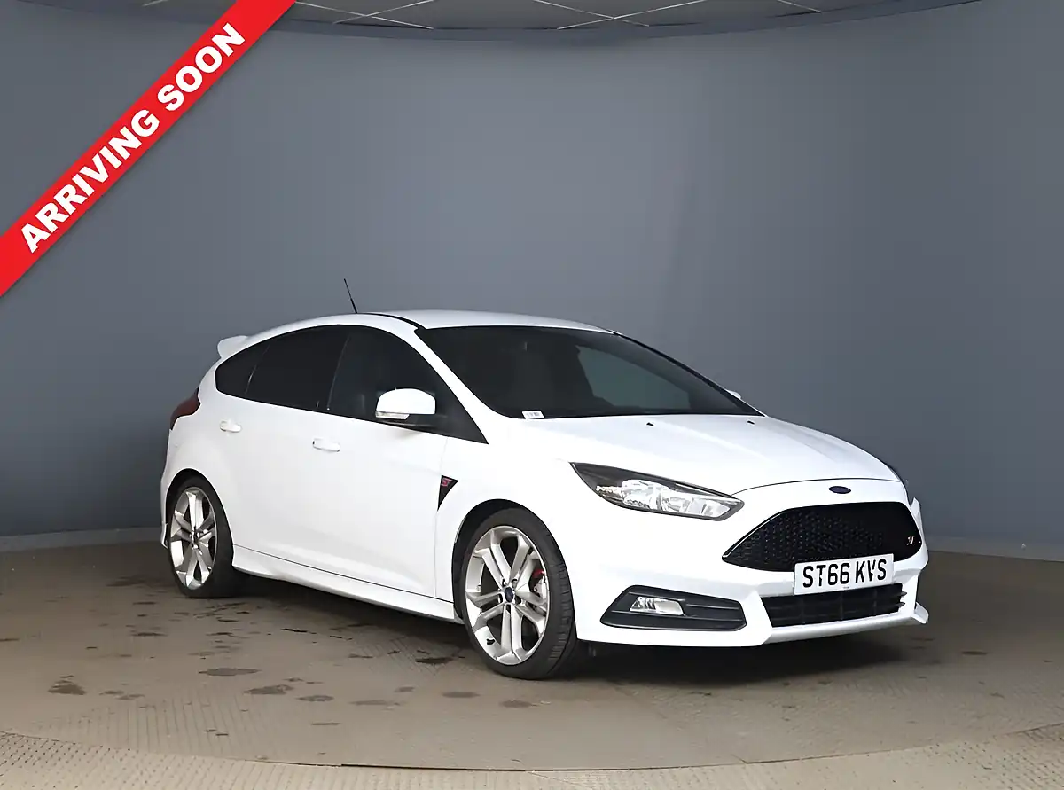 Used 2016 Ford Focus ST-2 White - Front View
