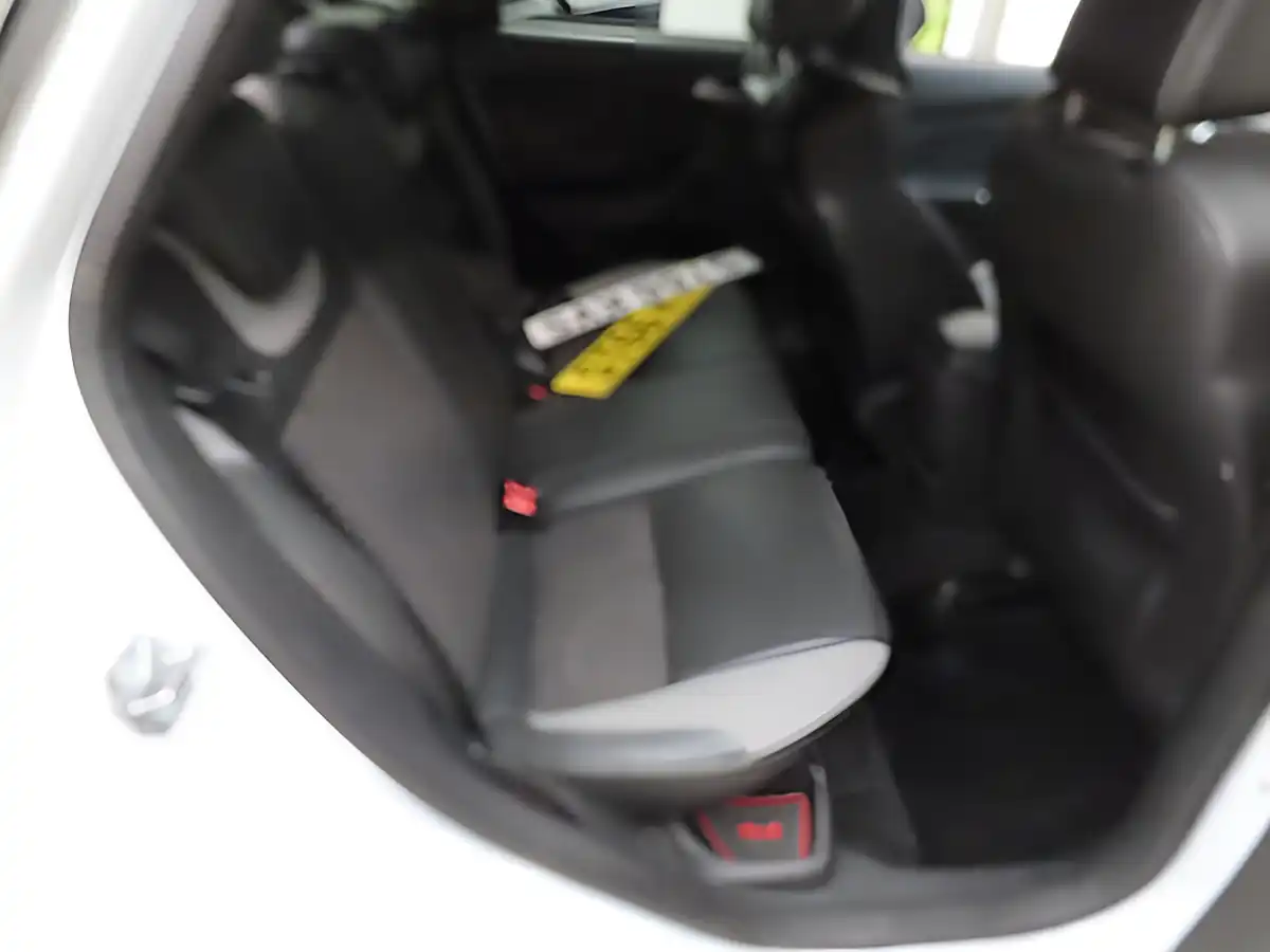 Used 2016 Ford Focus ST-2 White - Interior and Exterior details 4