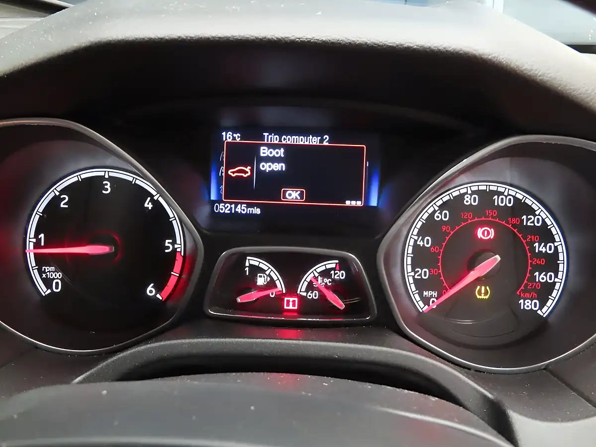 Used 2016 Ford Focus ST-2 White - Interior and Exterior details 6