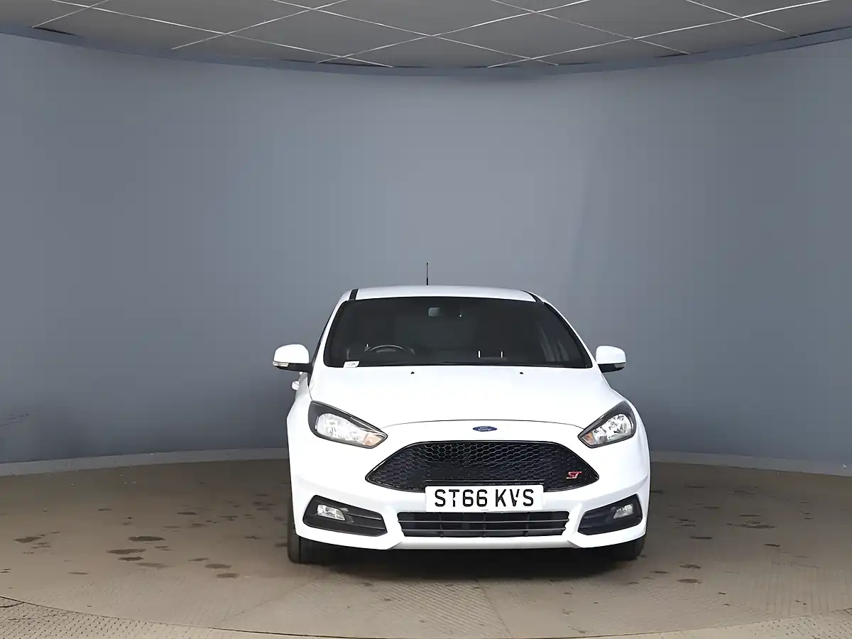 Used 2016 Ford Focus ST-2 White - Interior and Exterior details 9