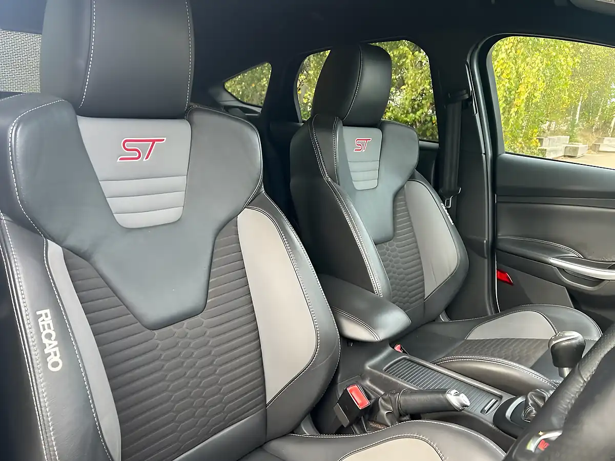 Used 2016 Ford Focus ST-2 White - Interior and Exterior details 13