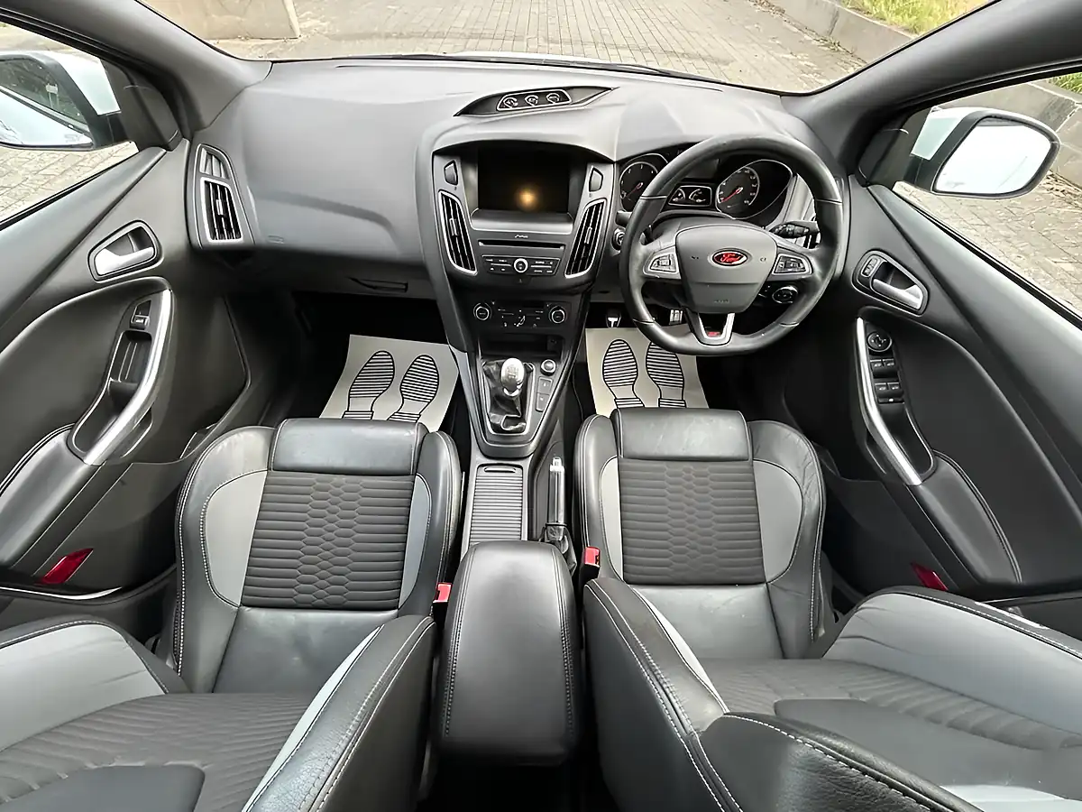 Used 2016 Ford Focus ST-2 White - Interior and Exterior details 15