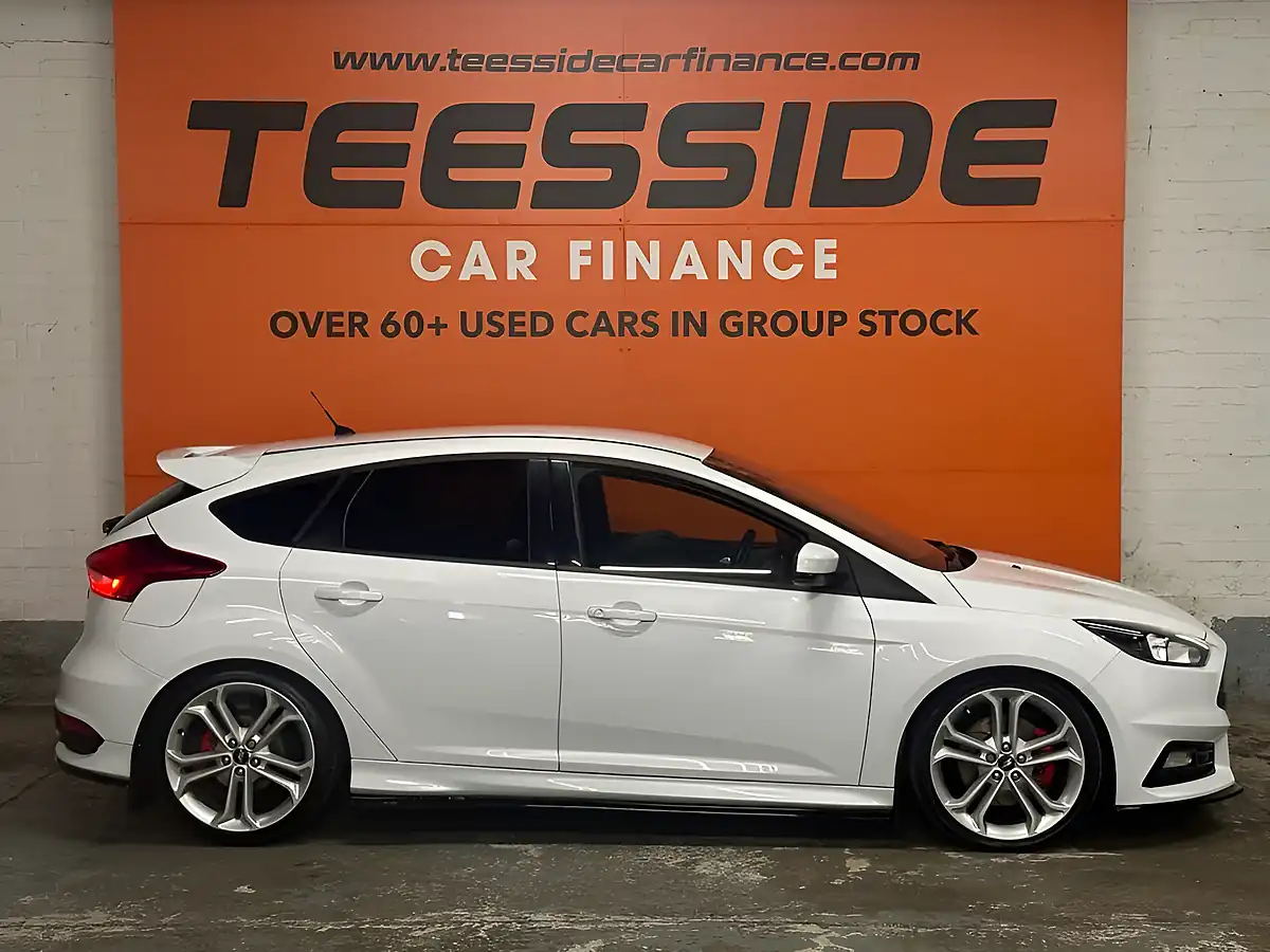 Used 2016 Ford Focus ST-2 White - Interior and Exterior details 2
