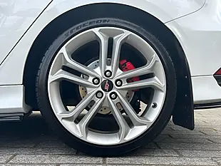 Used 2016 Ford Focus ST-2 White - Interior and Exterior details 3