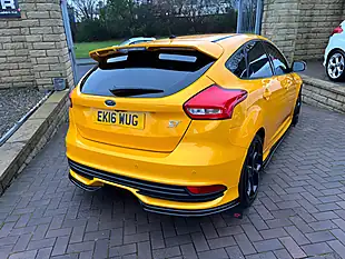 Used 2016 Ford Focus ST-2 Yellow - Interior and Exterior details 10