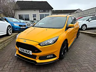 Used 2016 Ford Focus ST-2 Yellow - Interior and Exterior details 4