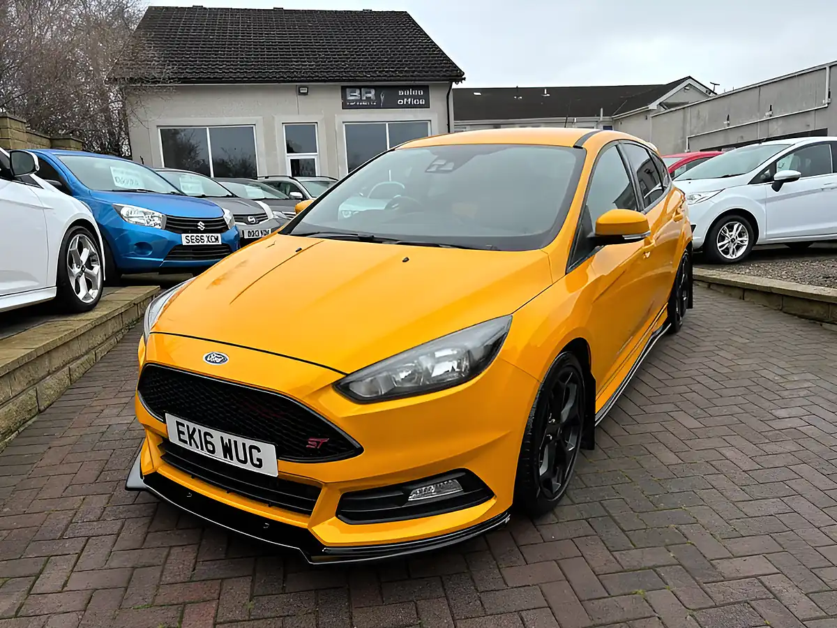 Used 2016 Ford Focus ST-2 Yellow - Interior and Exterior details 4