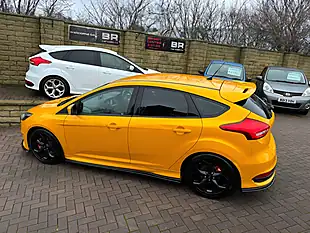 Used 2016 Ford Focus ST-2 Yellow - Interior and Exterior details 7