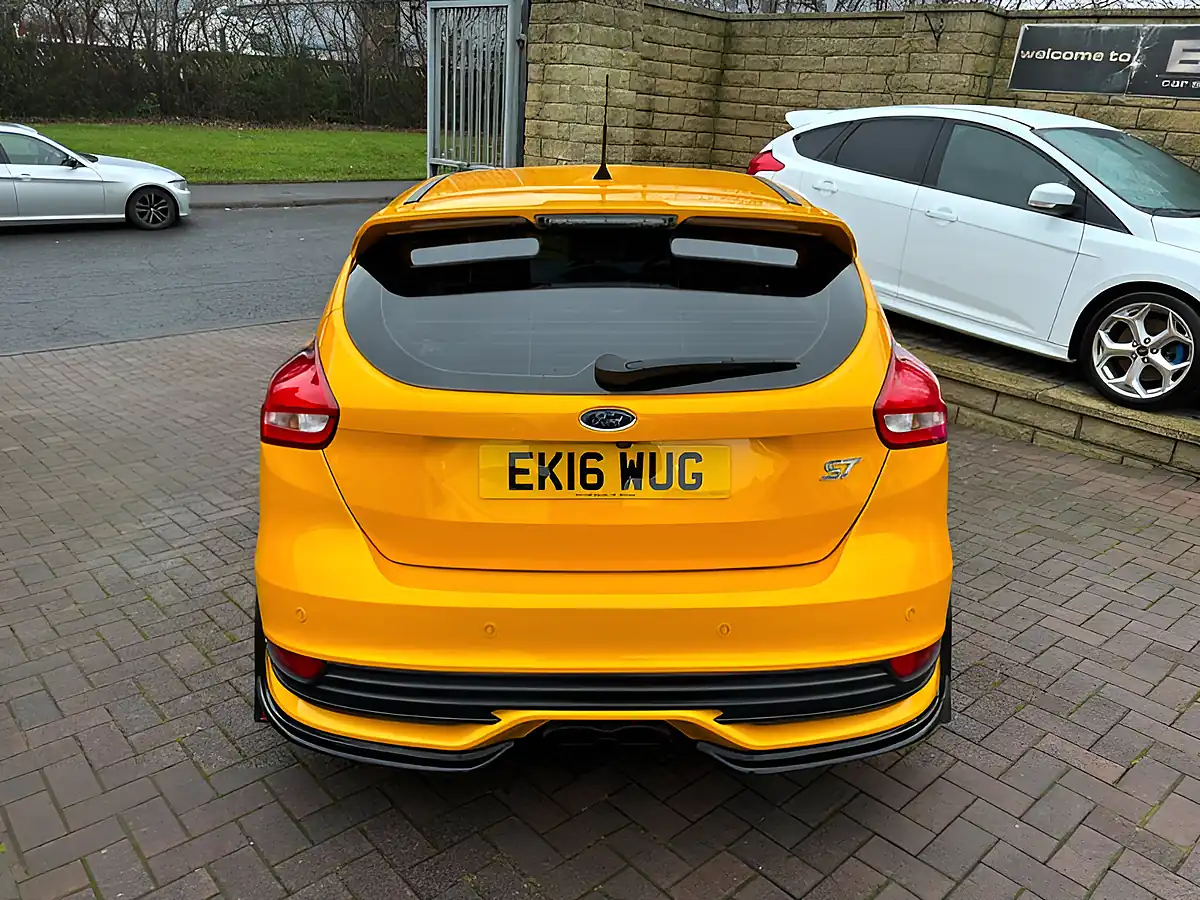 Used 2016 Ford Focus ST-2 Yellow - Interior and Exterior details 9