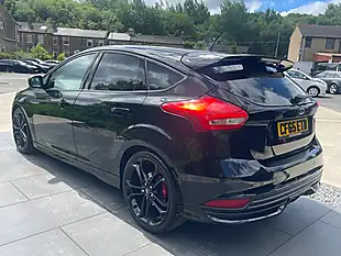 Used 2016 Ford Focus ST-3 Black - Interior and Exterior details 9