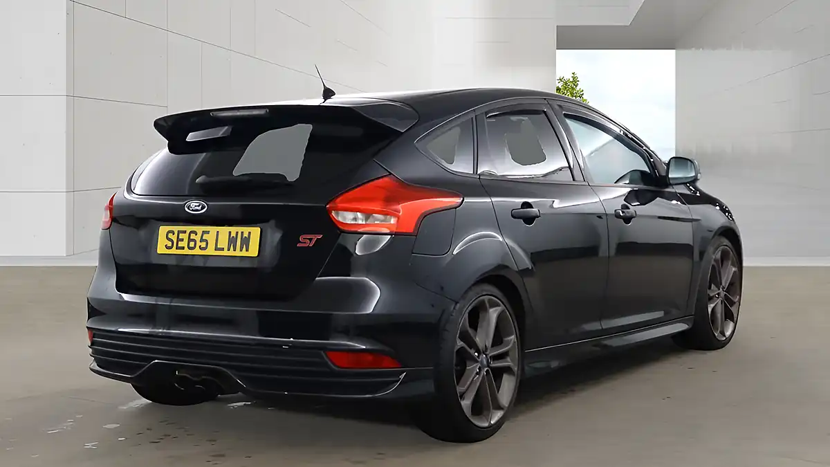 Used 2016 Ford Focus ST-3 Black - Interior and Exterior details 4
