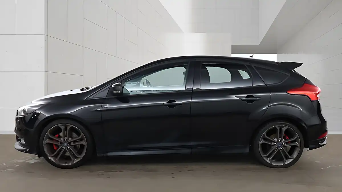 Used 2016 Ford Focus ST-3 Black - Interior and Exterior details 6