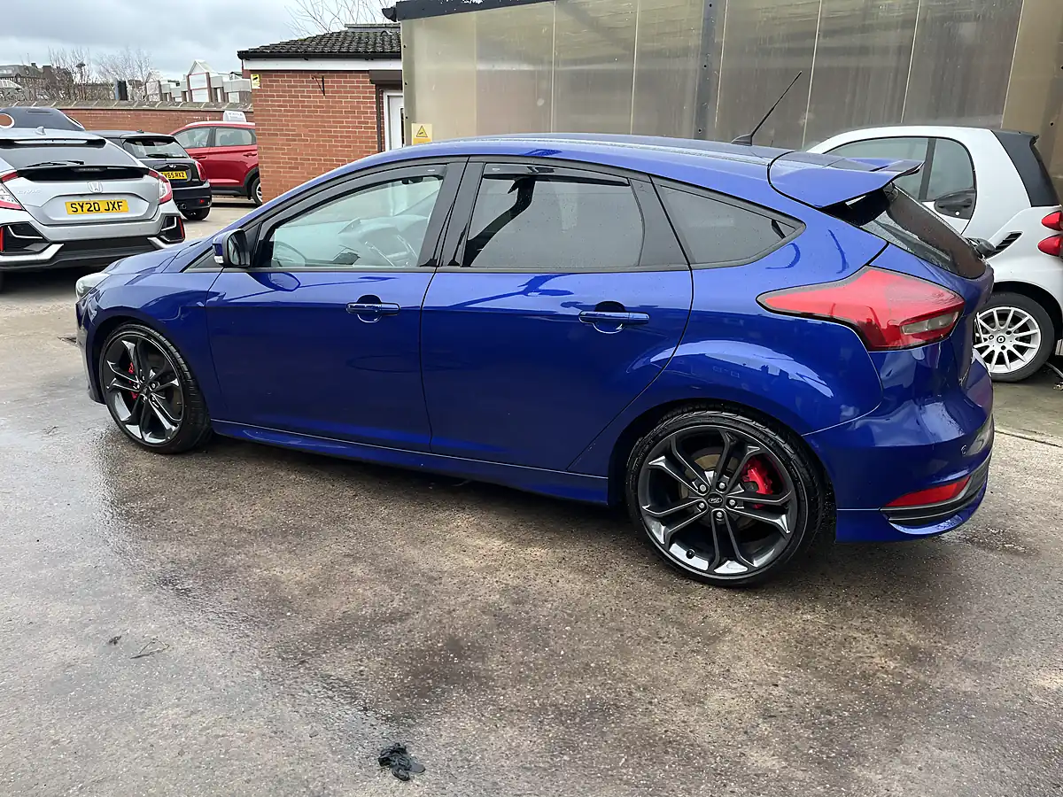 Used 2016 Ford Focus ST-3 Blue - Interior and Exterior details 6