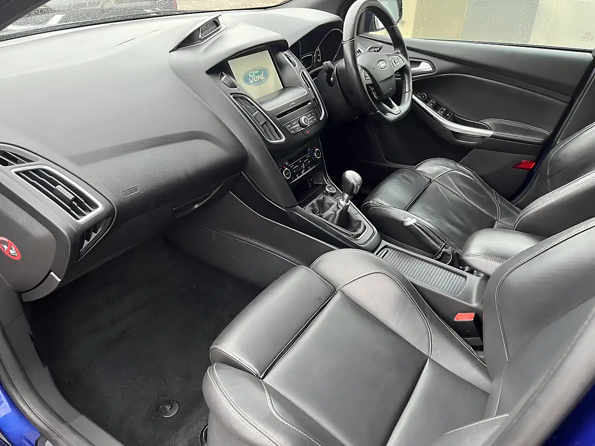 Used 2016 Ford Focus ST-3 Blue - Interior and Exterior details 9