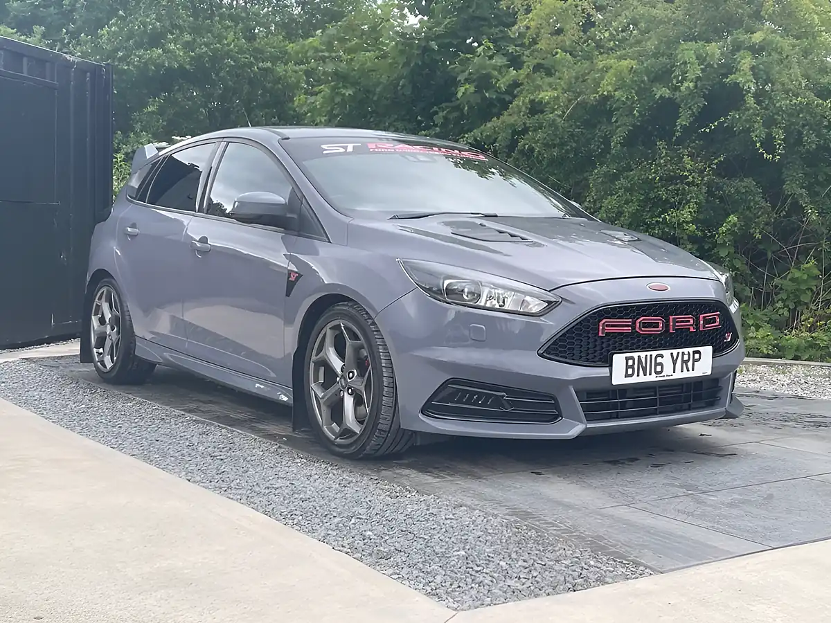 Used 2016 Ford Focus ST-3 Grey - Interior and Exterior details 12