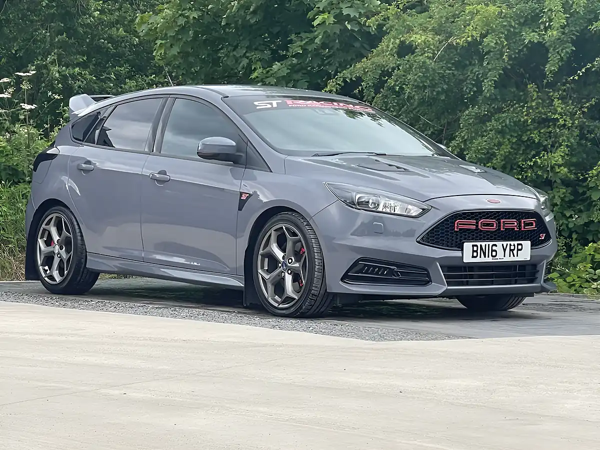 Used 2016 Ford Focus ST-3 Grey - Interior and Exterior details 16