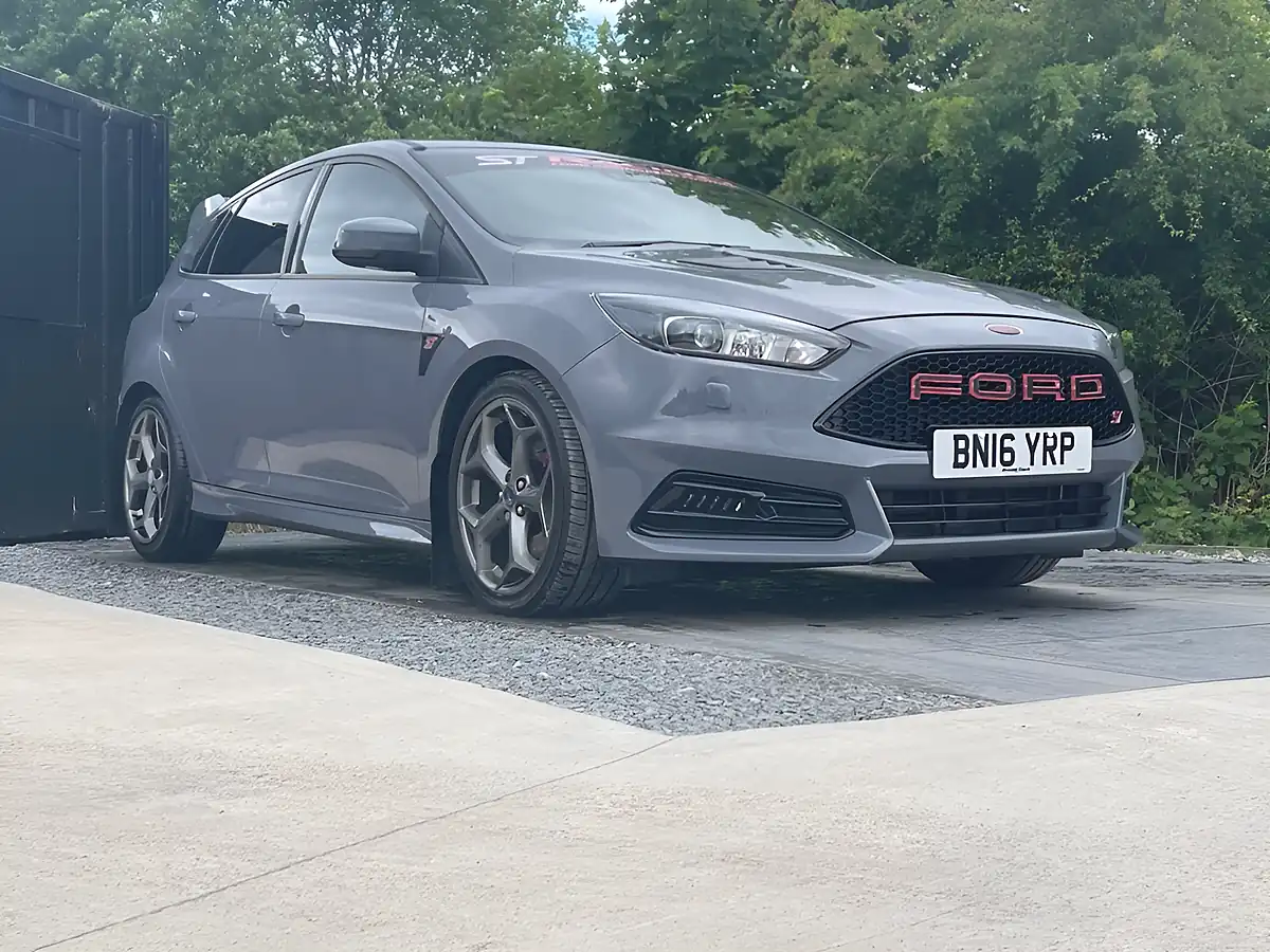 Used 2016 Ford Focus ST-3 Grey - Interior and Exterior details 5