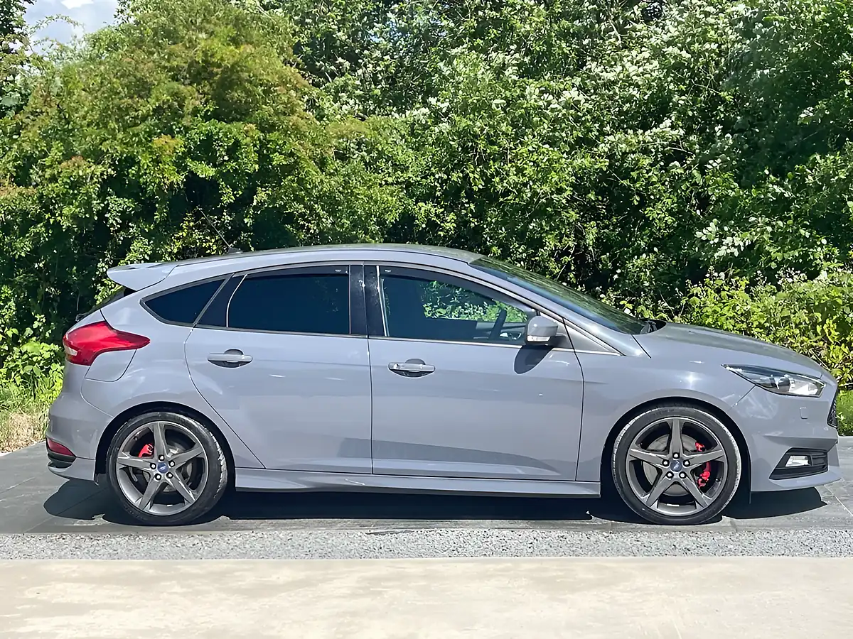 Used 2016 Ford Focus ST-3 Grey - Interior and Exterior details 2