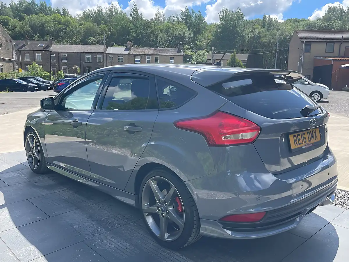 Used 2016 Ford Focus ST-3 Grey - Interior and Exterior details 5