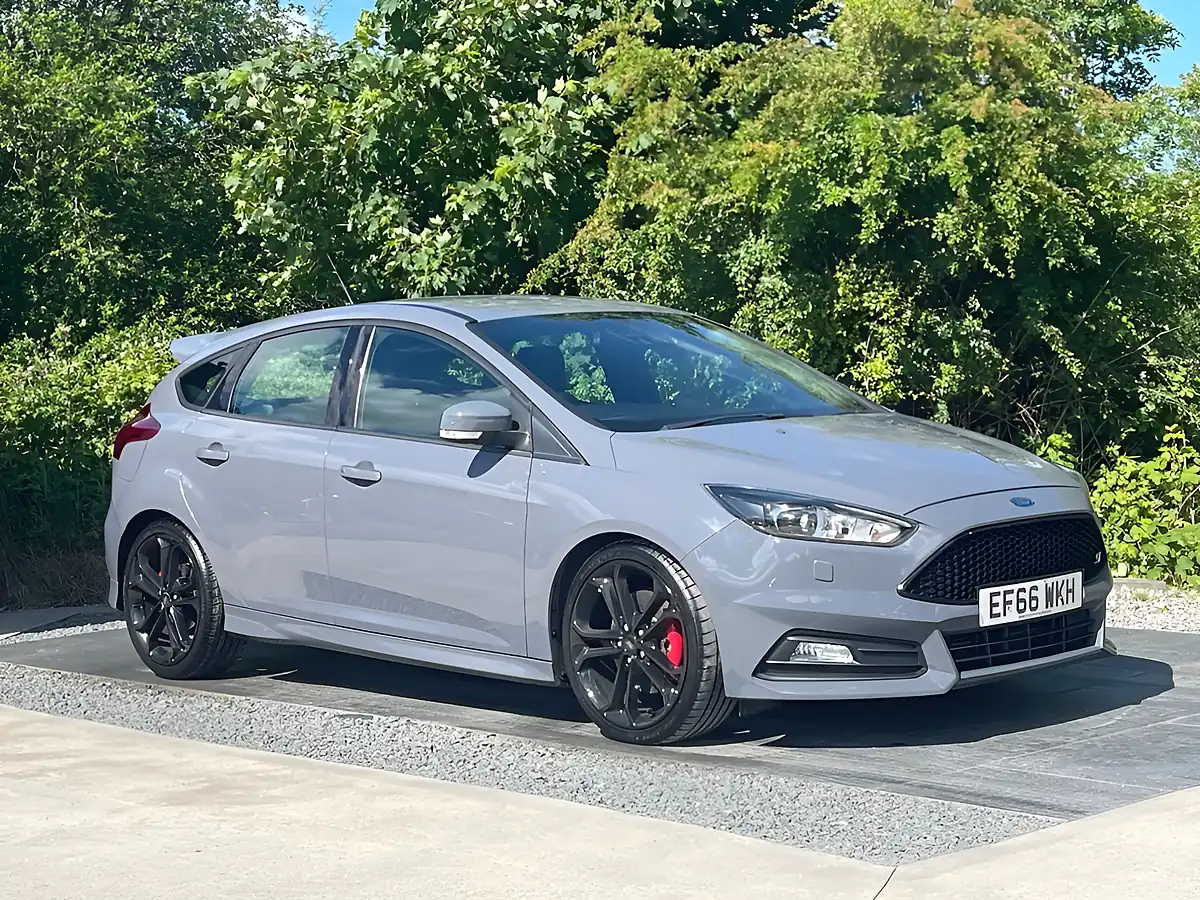 Used 2016 Ford Focus ST-3 Grey - Interior and Exterior details 11