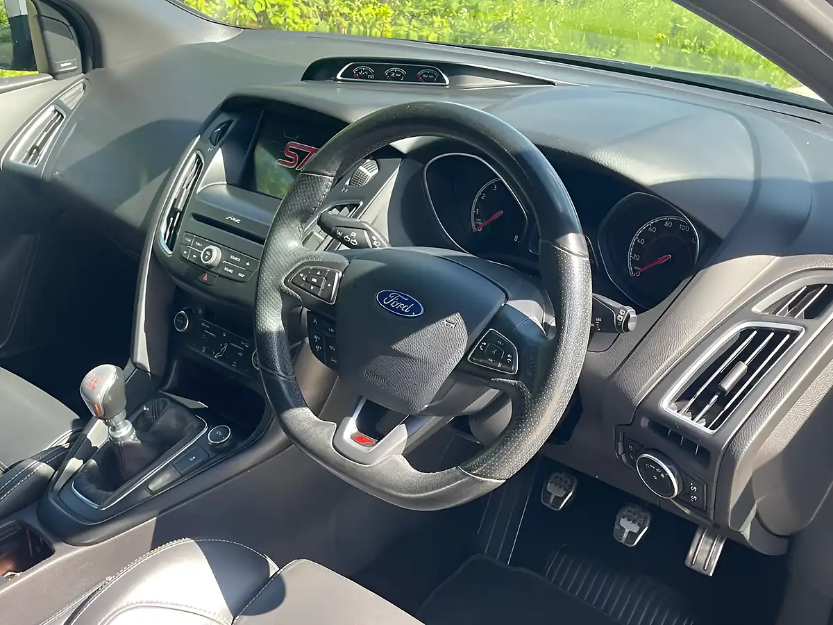 Used 2016 Ford Focus ST-3 Grey - Interior and Exterior details 4