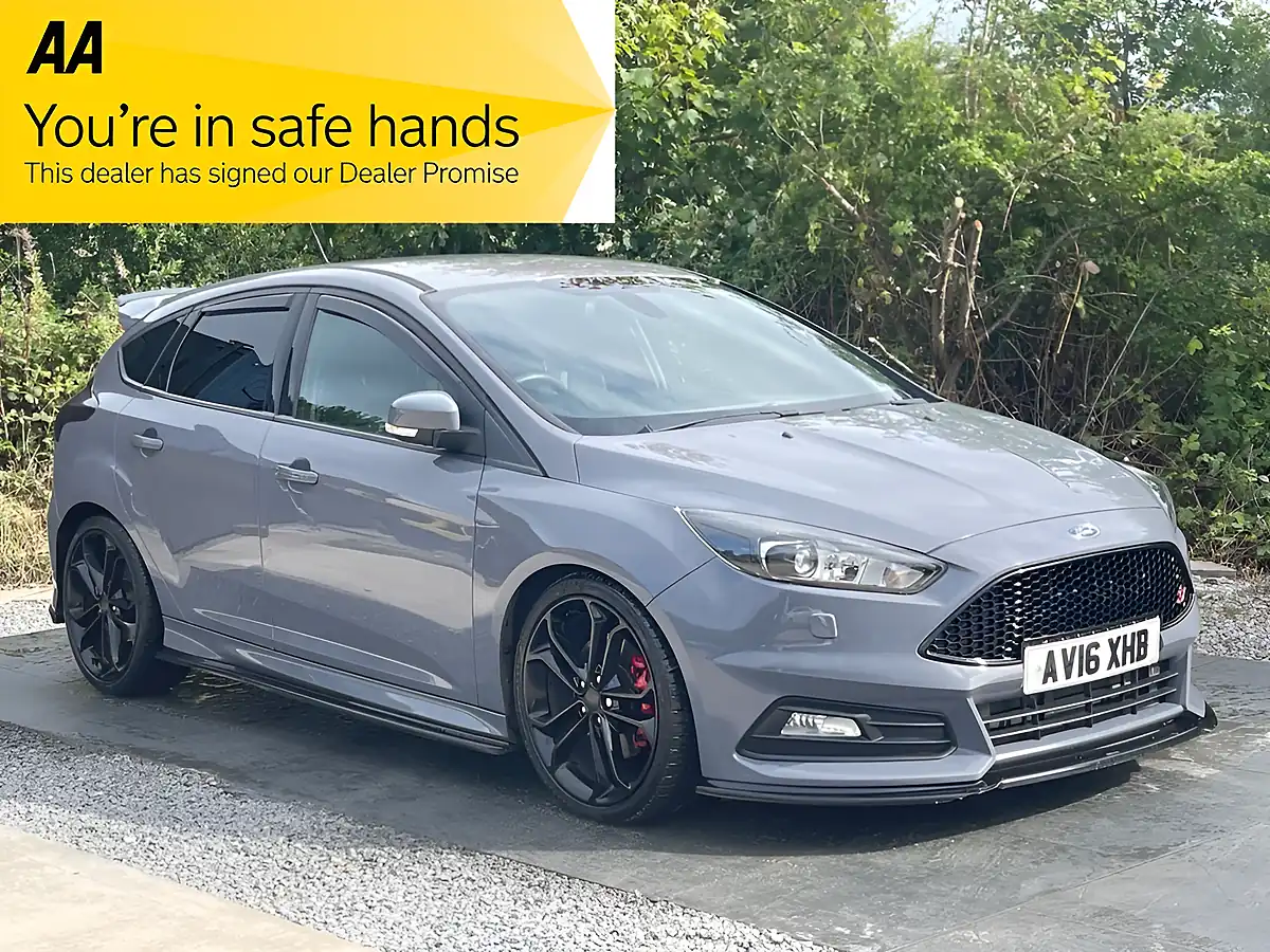 Used 2016 Ford Focus ST-3 Grey - Front View