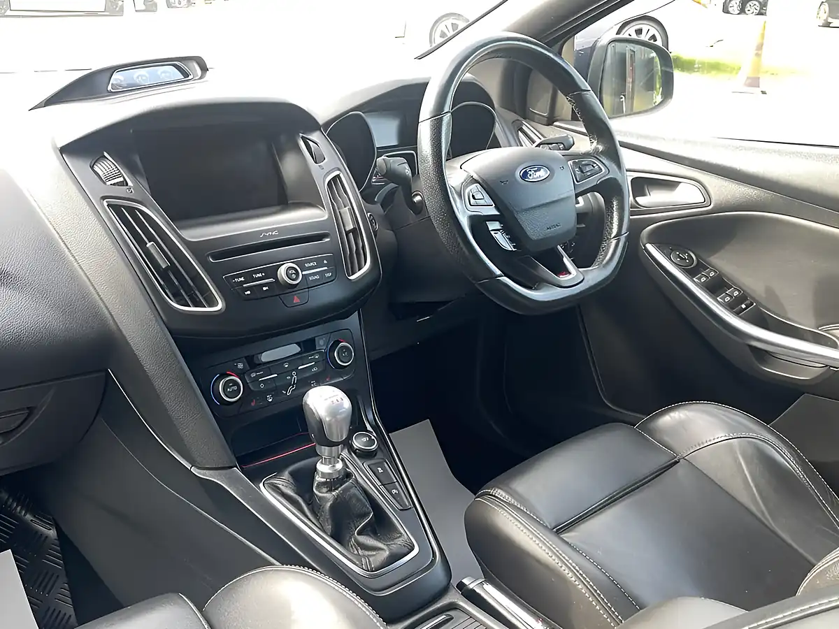 Used 2016 Ford Focus ST-3 Grey - Interior and Exterior details 12