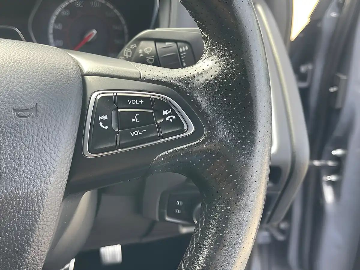 Used 2016 Ford Focus ST-3 Grey - Interior and Exterior details 18