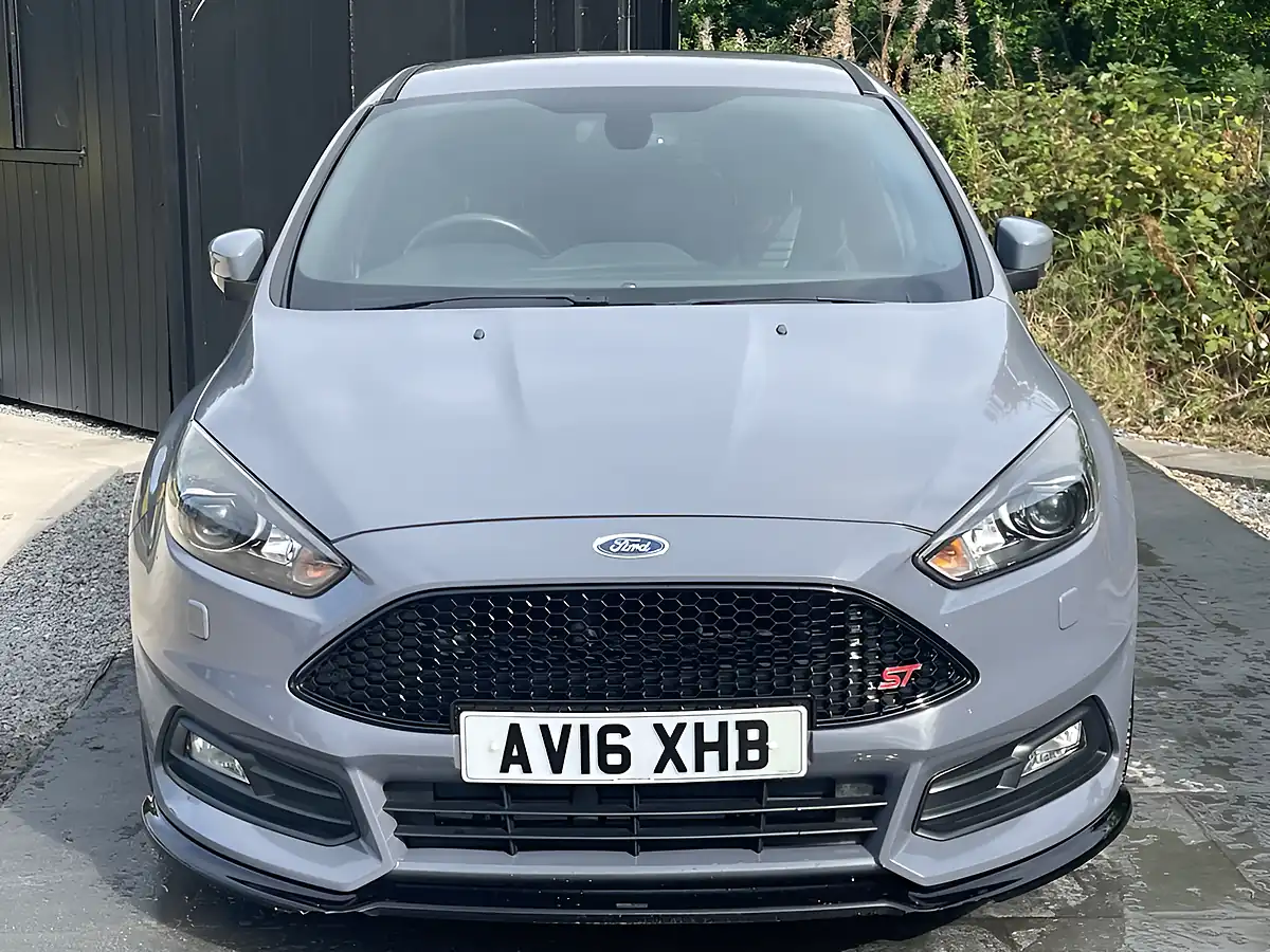 Used 2016 Ford Focus ST-3 Grey - Interior and Exterior details 2