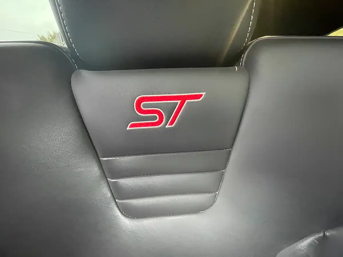 Used 2016 Ford Focus ST-3 Grey - Interior and Exterior details 12