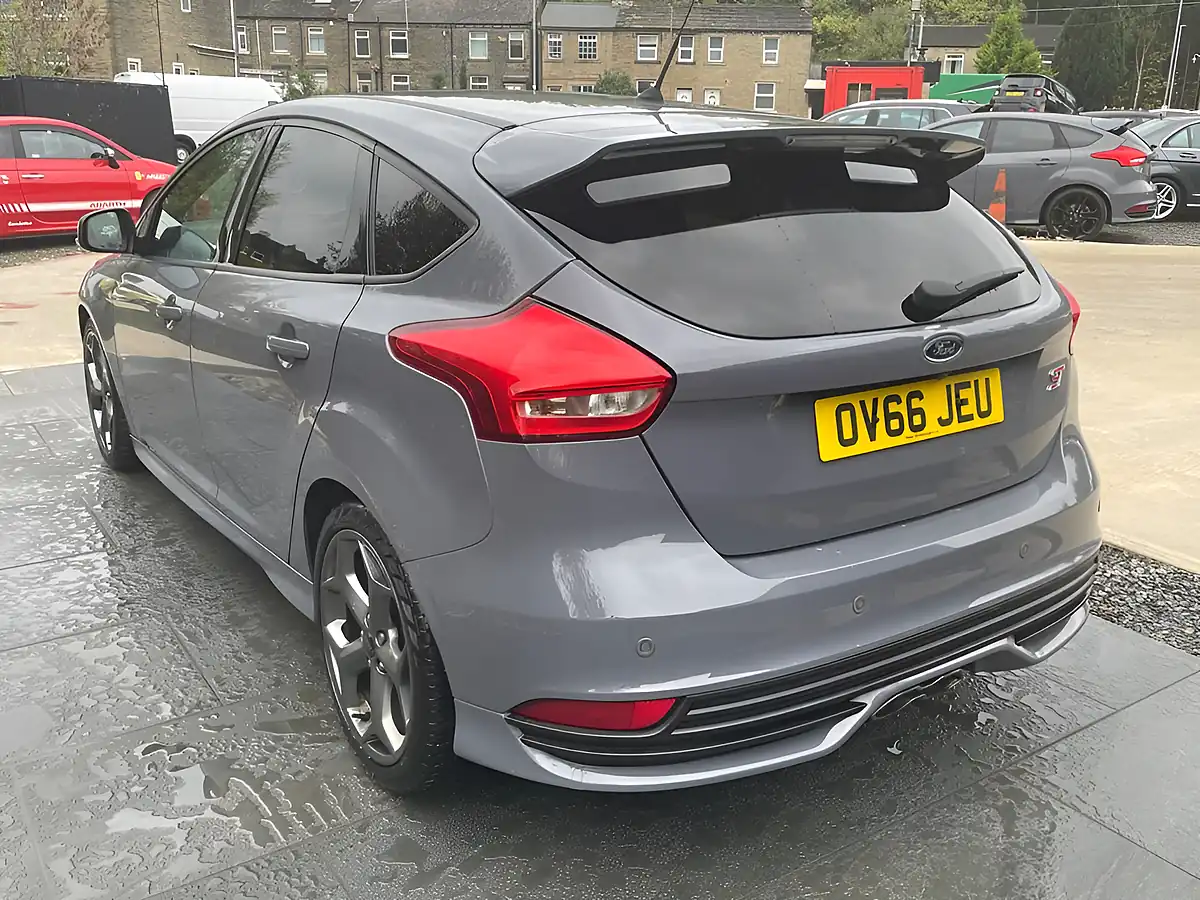 Used 2016 Ford Focus ST-3 Grey - Interior and Exterior details 18