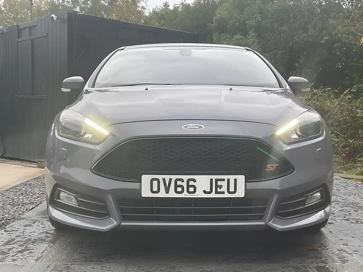 Used 2016 Ford Focus ST-3 Grey - Interior and Exterior details 2
