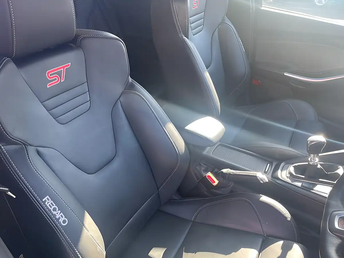Used 2016 Ford Focus ST-3 Grey - Interior and Exterior details 17