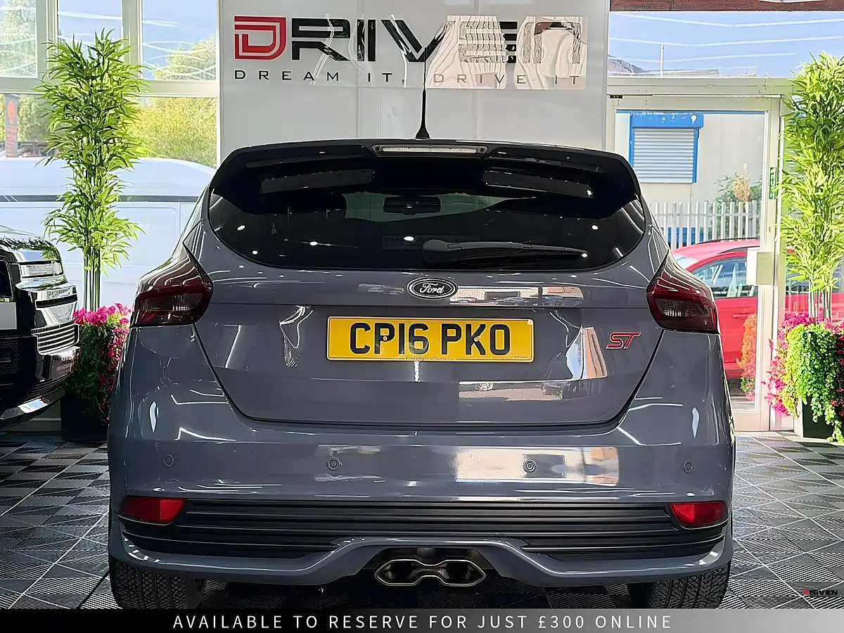 Used 2016 Ford Focus ST-3 Nardo Grey - Interior and Exterior details 10