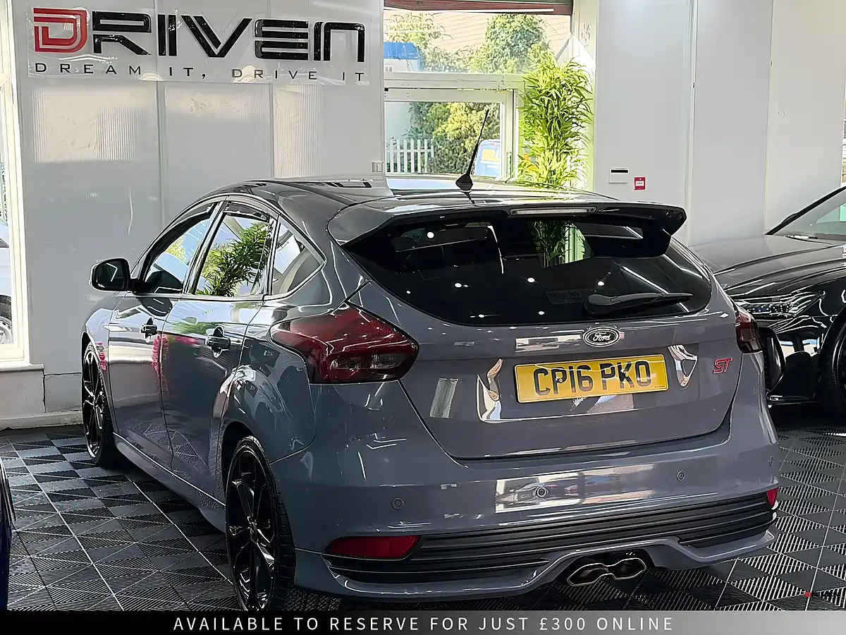 Used 2016 Ford Focus ST-3 Nardo Grey - Interior and Exterior details 2