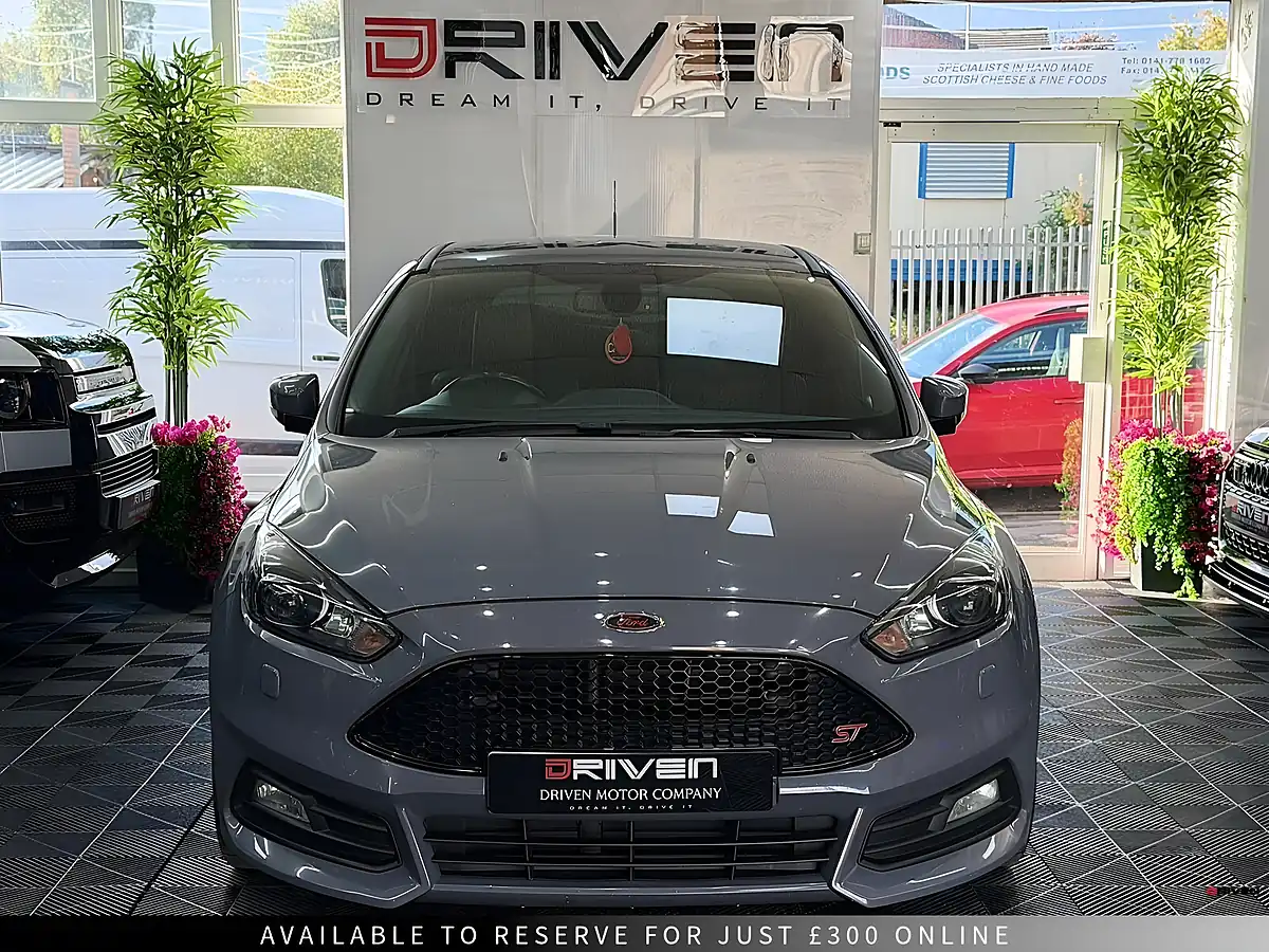 Used 2016 Ford Focus ST-3 Nardo Grey - Interior and Exterior details 3