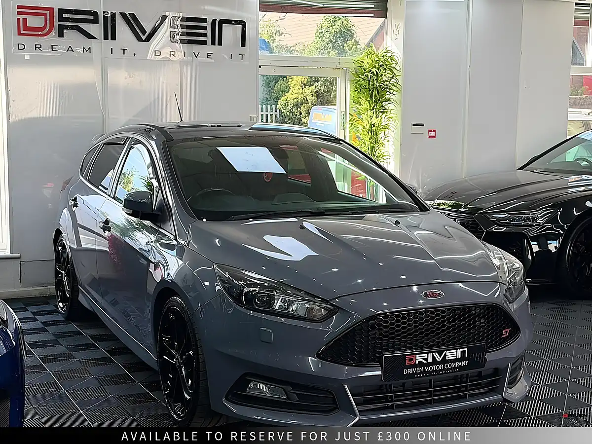 Used 2016 Ford Focus ST-3 Nardo Grey - Interior and Exterior details 6