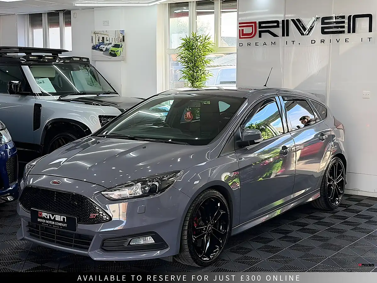 Used 2016 Ford Focus ST-3 Nardo Grey - Interior and Exterior details 7