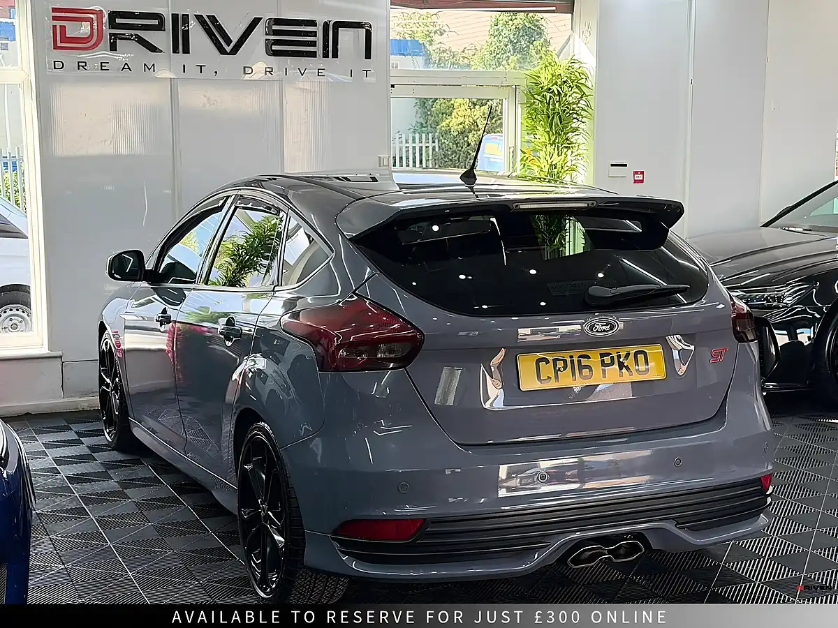 Used 2016 Ford Focus ST-3 Nardo Grey - Interior and Exterior details 8